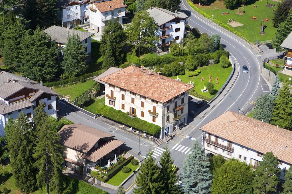 Hotel Ferrari Castione della Presolana Esterno foto