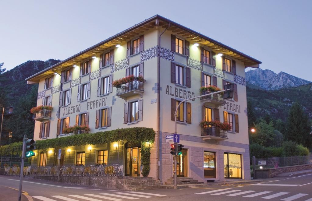 Hotel Ferrari Castione della Presolana Esterno foto