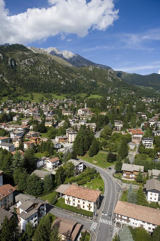 Hotel Ferrari Castione della Presolana Esterno foto